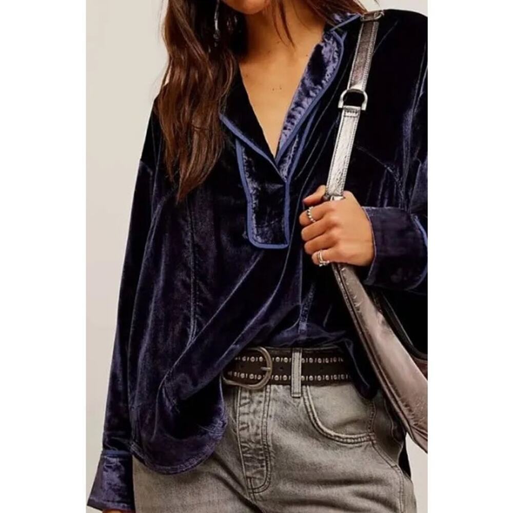 We The Free People Luxy Solid Velvet Shirt Top Womens XSmall Dark Blue Oversized
